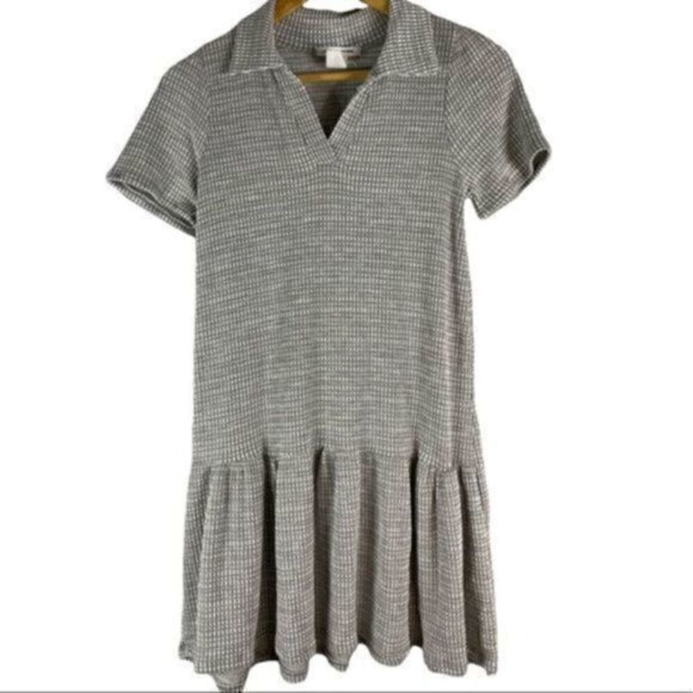 Caution To The Wind Gray White V Neck Ruffled Mini Dress Small